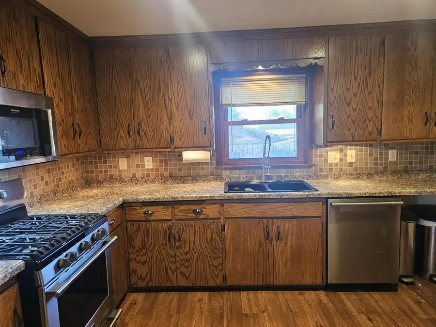 916 Rosemere CIRCLE, Manitowoc, WI 54220 - #2