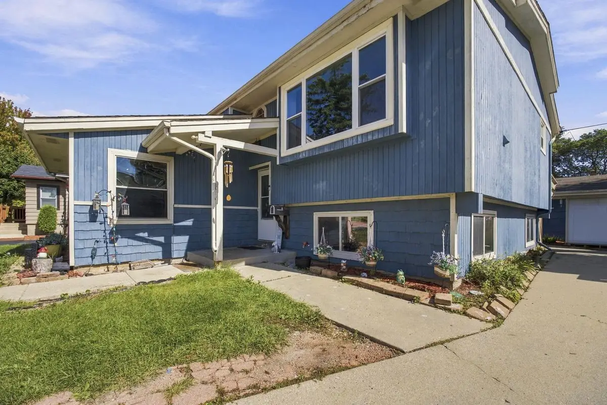1336 S 92nd STREET, West Allis, WI 53214 - #1