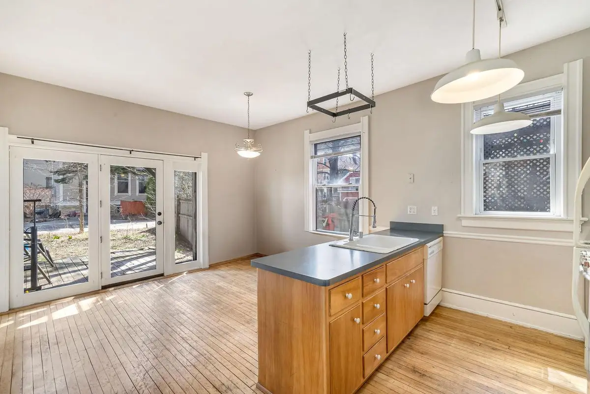 1566 N Warren AVENUE #1568, Milwaukee, WI 53202 - #1