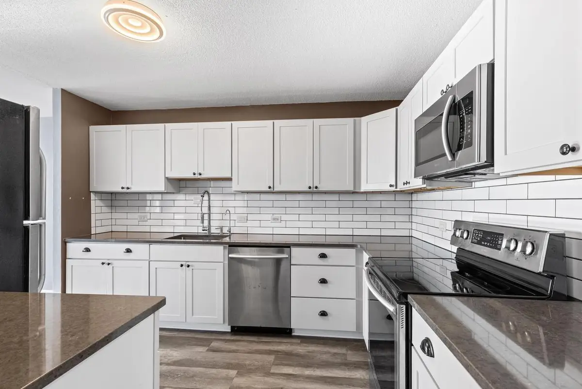 1919 N Summit AVENUE #2E, Milwaukee, WI 53202 - #1