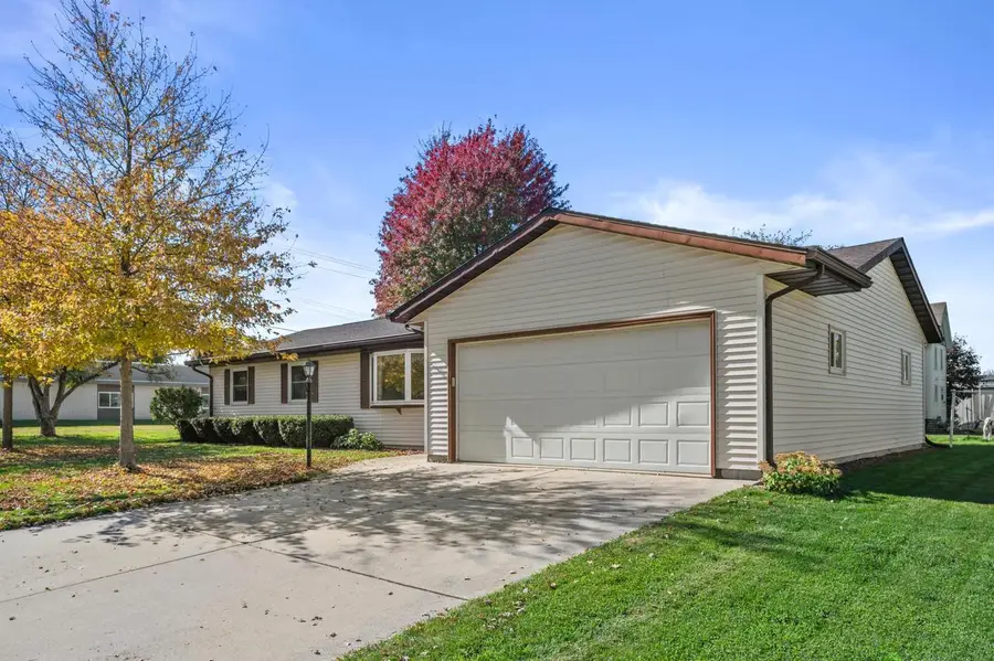 412 Terry LANE, Watertown, WI 53094 - #2