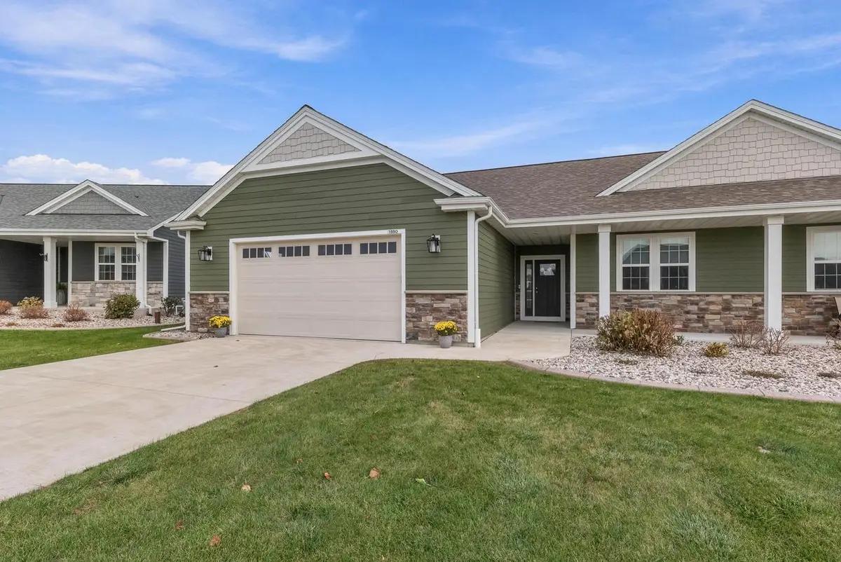 1880 Farmlane DRIVE #22, Slinger, WI 53086 - #1
