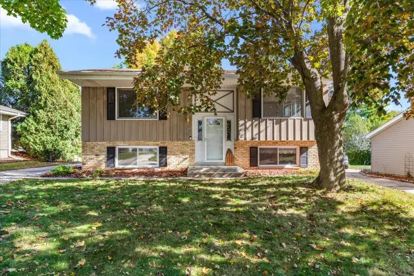 629 Victoria STREET, West Bend, WI 53090