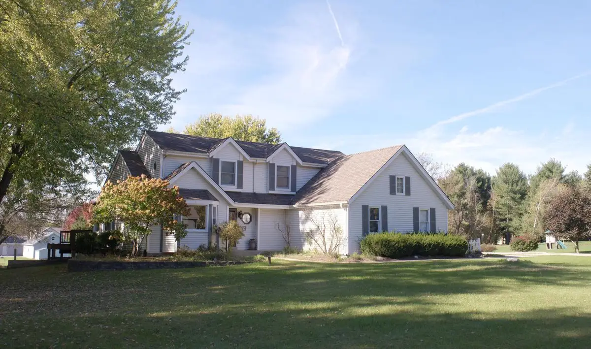 W360S2729 Scuppernong DRIVE, Dousman, WI 53118 - #1