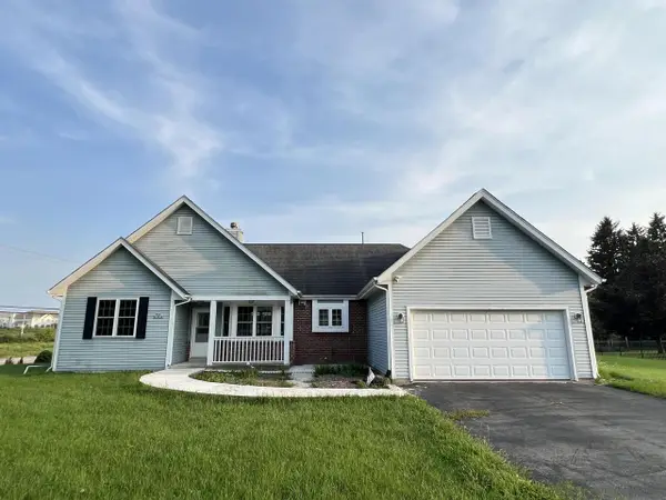 N56W18034 Evergreen LANE, Menomonee Falls, WI 53051