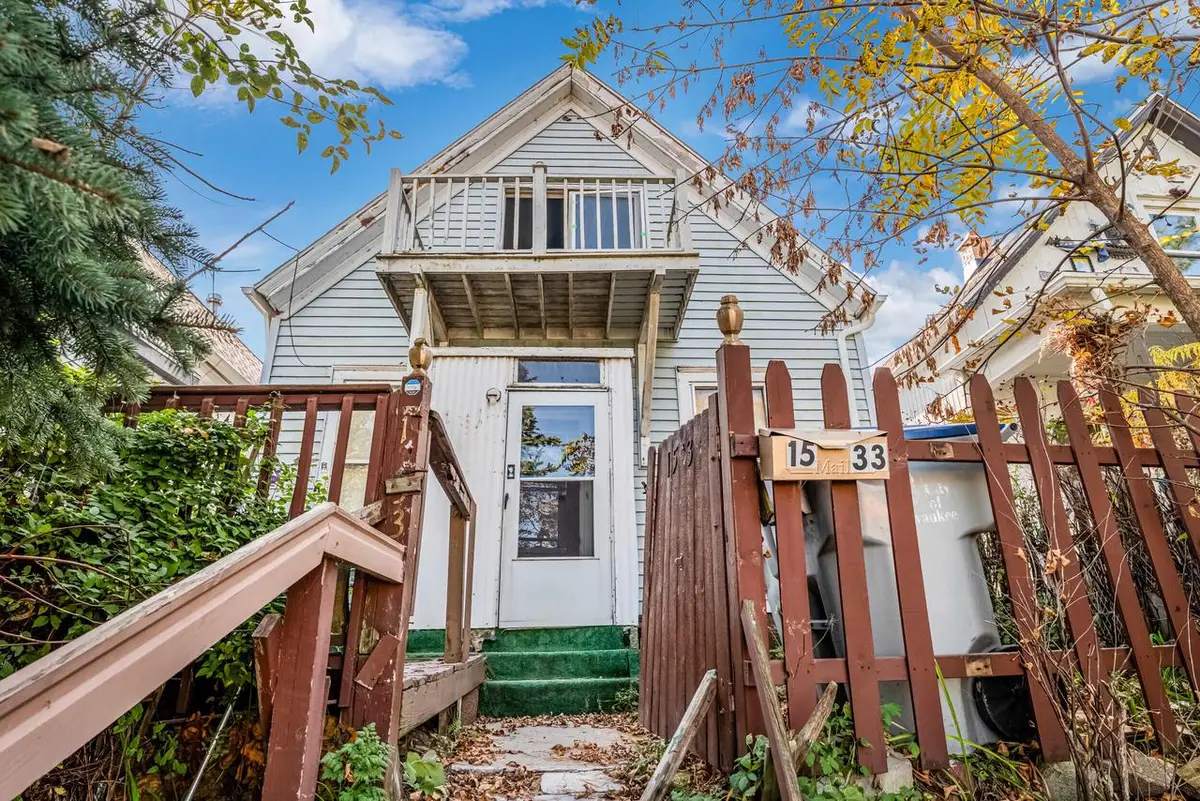 1533 E North AVENUE, Milwaukee, WI 53202 - #1