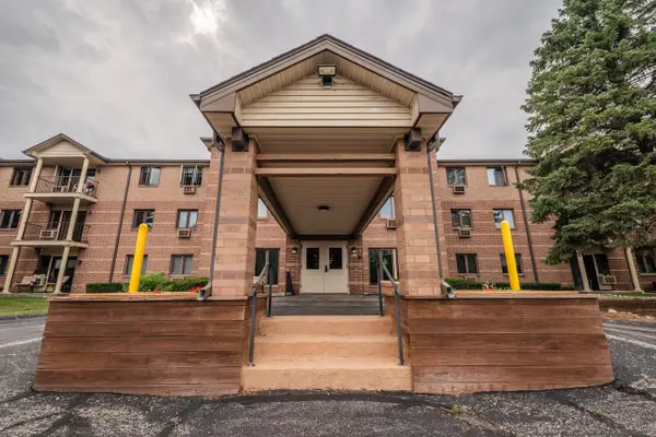 530 N Silverbrook DRIVE #104, West Bend, WI 53090