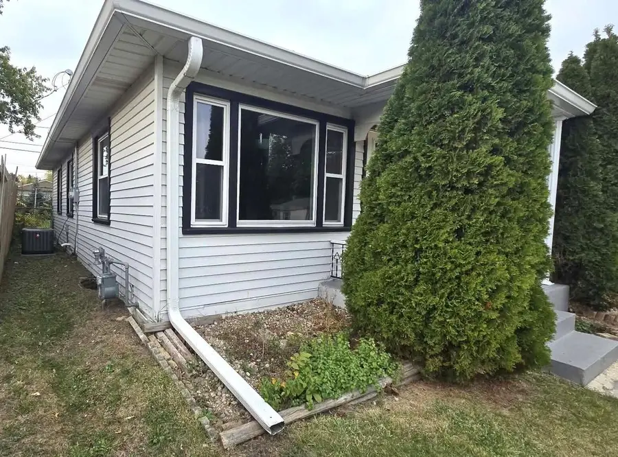 2526 Maple Grove AVENUE, Racine, WI 53404 - #2