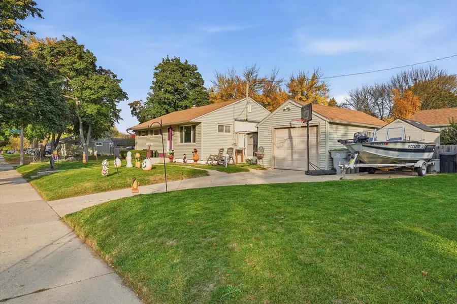 6436 W Ohio AVENUE, Milwaukee, WI 53219 - #2