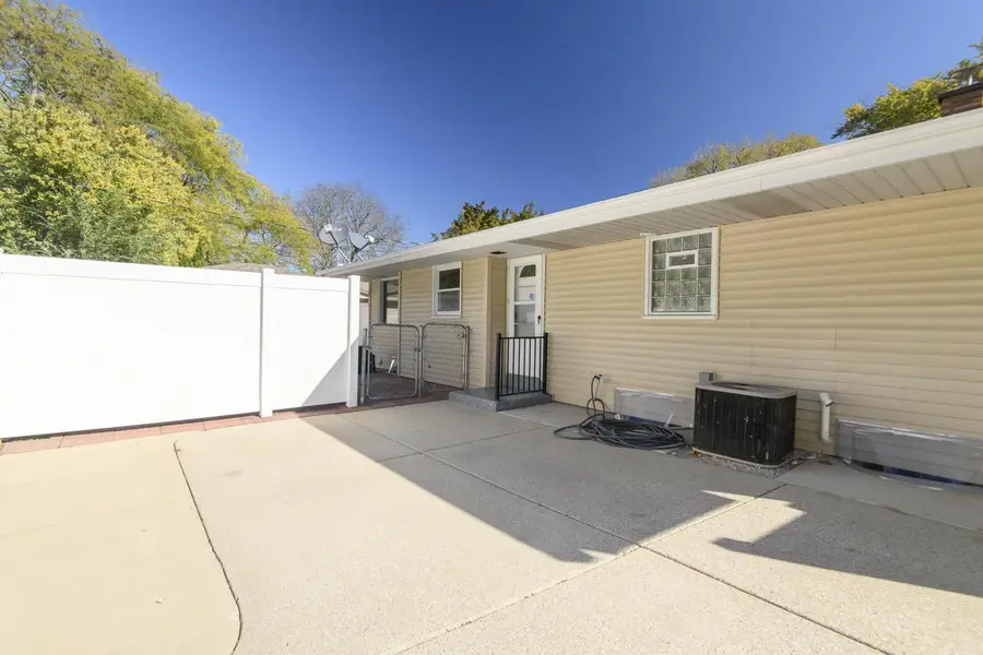 7823 53rd St STREET N, Milwaukee, WI 53223 - #3