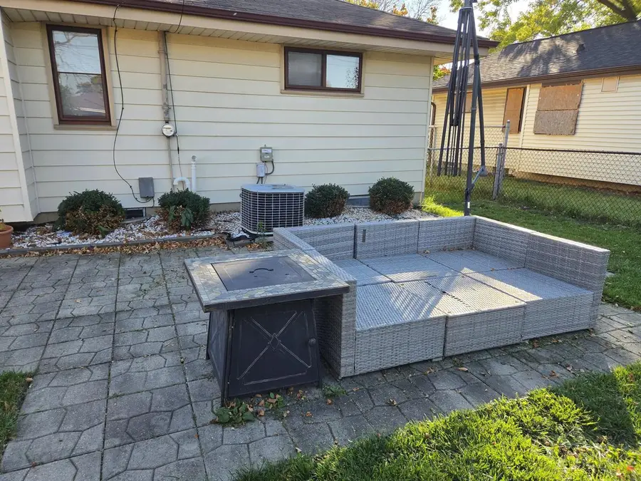 8832 W Lynx AVENUE, Milwaukee, WI 53225 - #2