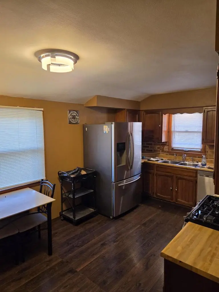 8832 W Lynx AVENUE, Milwaukee, WI 53225 - #3