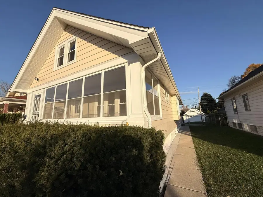 906 S 58th STREET, Milwaukee, WI 53214 - #2