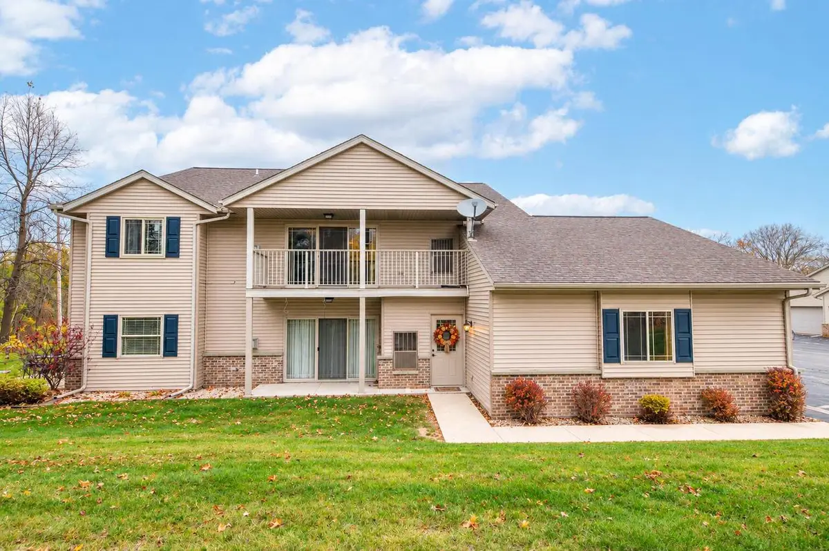 987 Spring COURT, West Bend, WI 53095 - #1