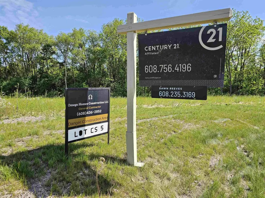 3965 S Deer Drive, Beloit, WI 53511 - #2