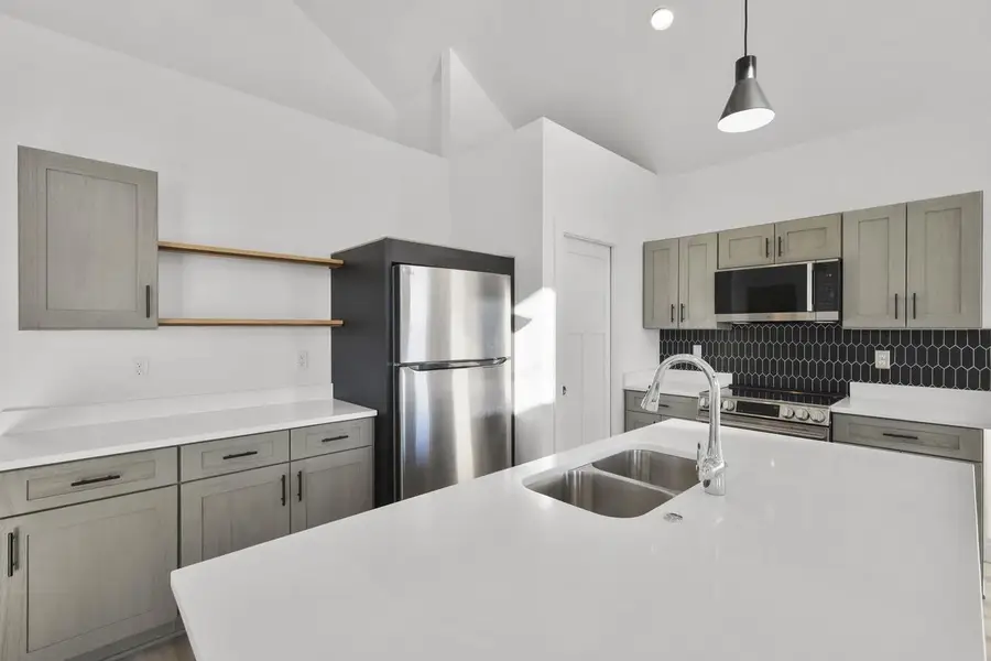 106 Lupine Avenue, Poynette, WI 53955 - #3