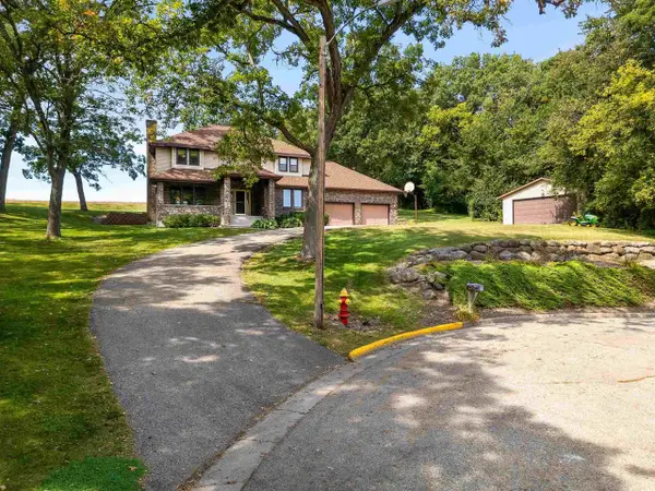 613 Mohawk Court, Waterloo, WI 53594