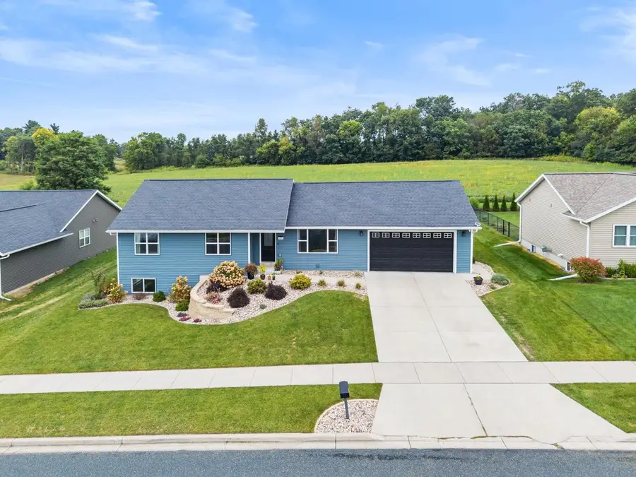 228 Dessa Rain Drive, Reedsburg, WI 53959 - Image #2