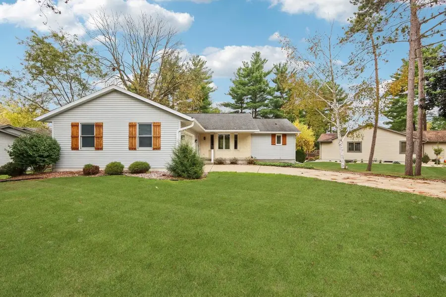 873 W Woodland Trail, Prairie Du Sac, WI 53578 - Image #2