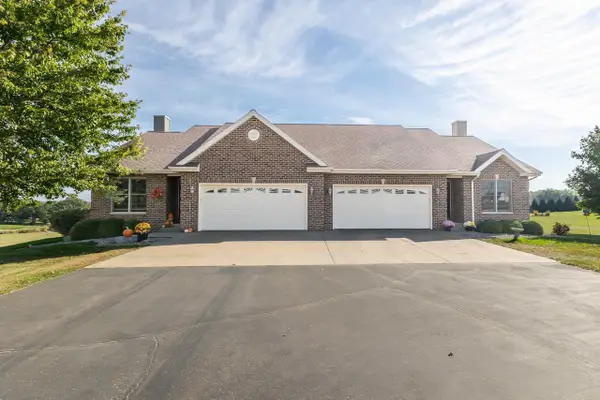 12168 Tama Run Lane, Darlington, WI 53530