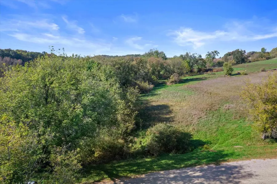 2594, 2595,2596 Amsterdam Court, La Valle, WI 53941 - #2