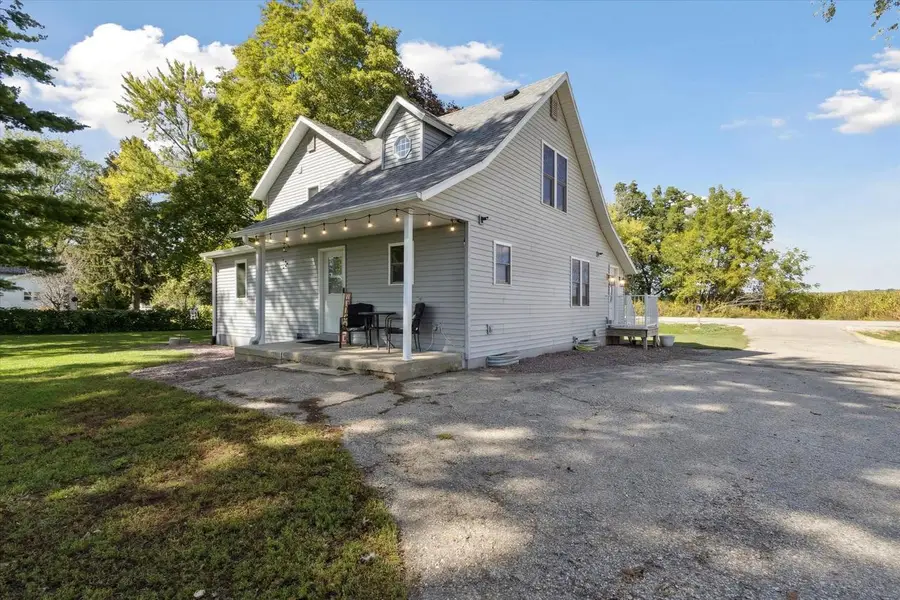 12216 E County Road A, Avalon, WI 53505 - Image #2