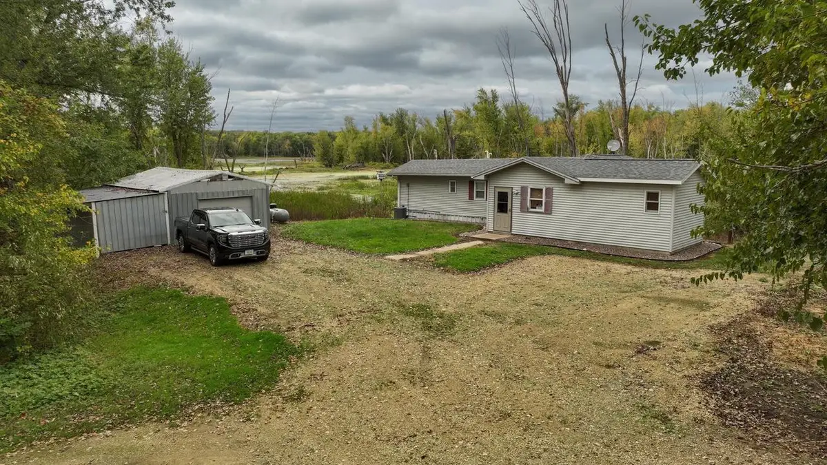 S5237 St Hwy 35, Genoa, WI 54632 - Image #1