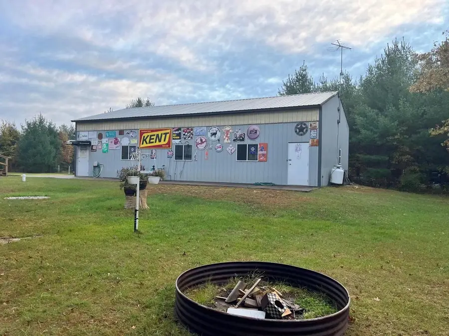 991 Bighorn Avenue, Hancock, WI 54943 - Image #2