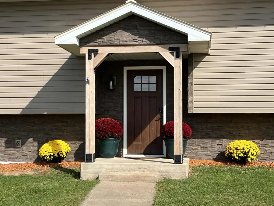 S4354 Curti Road, Genoa, WI 54632 - Image #2