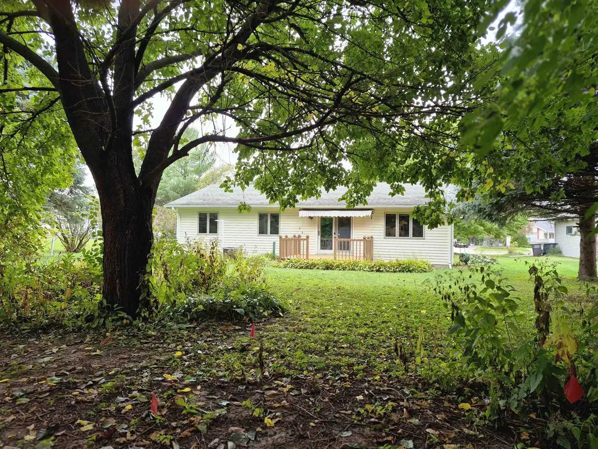 409 Kings Lynn Road, Stoughton, WI 53589 - Image #1