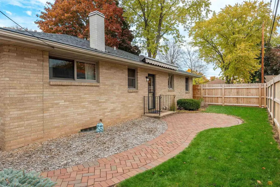 1319 E Harding Drive, Appleton, WI 54915 - Image #3