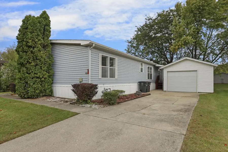 424 Oak Lodge Road, Waterford, WI 53185 - Image #2