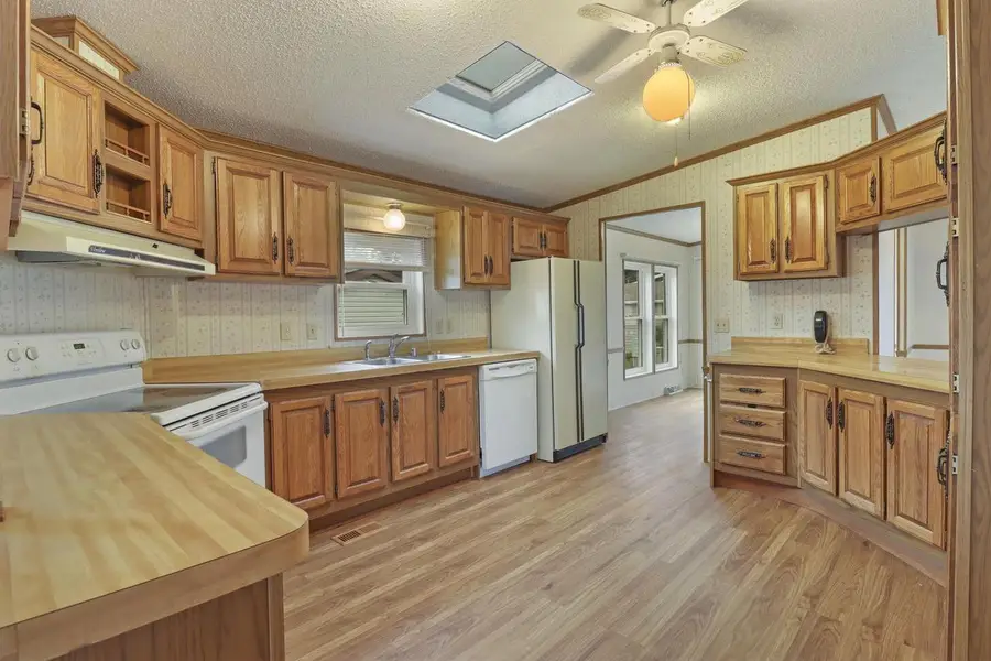 424 Oak Lodge Road, Waterford, WI 53185 - Image #3