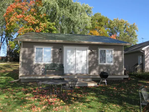 W10397 Blackhawk Trail, Fox Lake, WI 53933