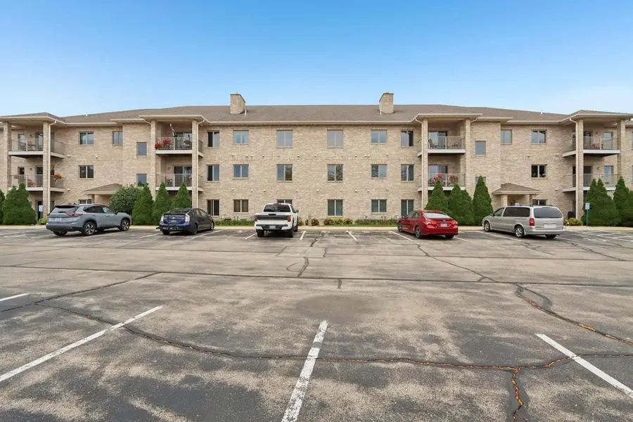 252 Fairview Circle #301A, Waunakee, WI 53597 - Image #3