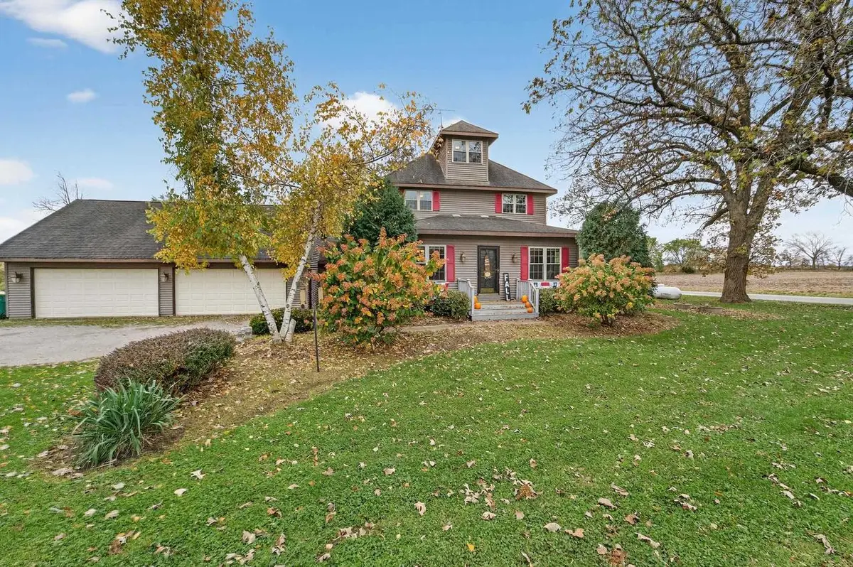 1045 York Center Road, Marshall, WI 53559 - Image #1