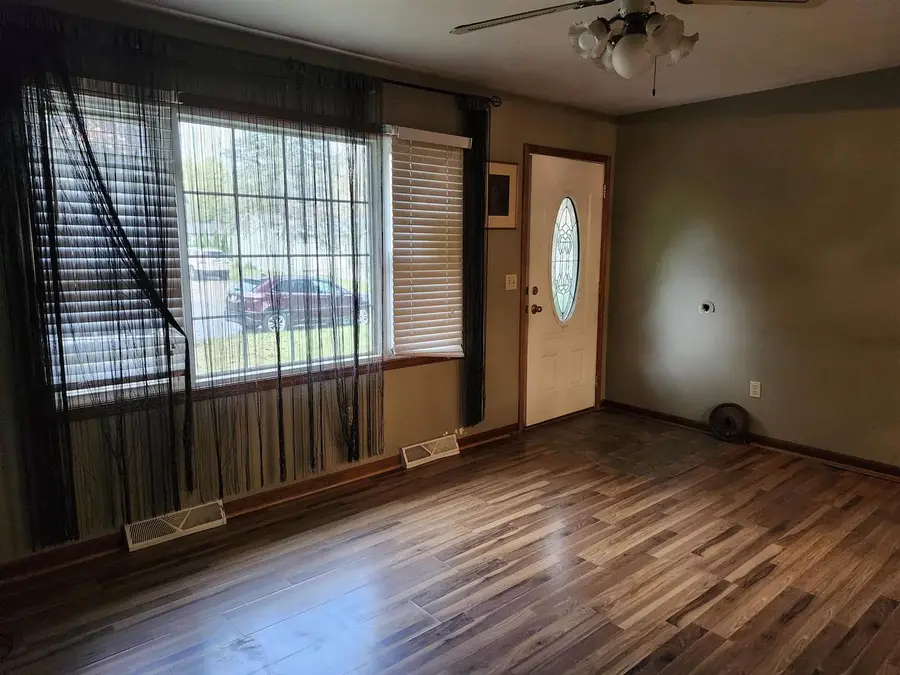 205 Alvin Circle, Beaver Dam, WI 53916 - Image #3