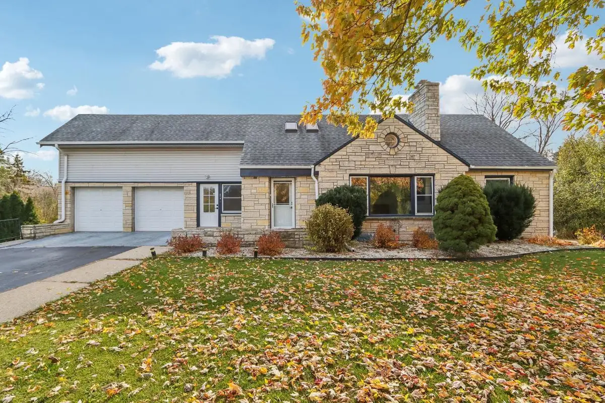 17303 W Greenfield Avenue, New Berlin, WI 53146 - Image #1