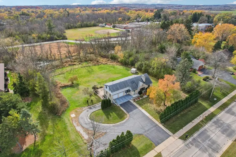 17303 W Greenfield Avenue, New Berlin, WI 53146 - Image #3