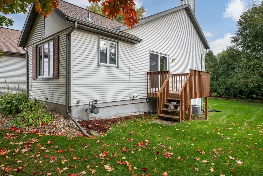 850 N Perry Parkway, Oregon, WI 53575 - Image #3