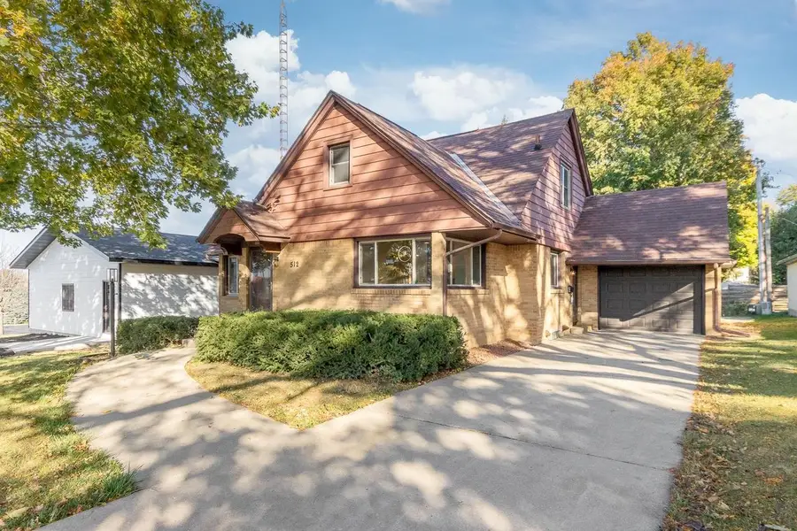 512 22nd Avenue, Monroe, WI 53566 - Image #2