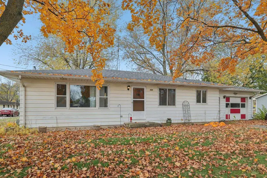 909 Mulberry STREET, Lake Mills, WI 53551 - Image #2