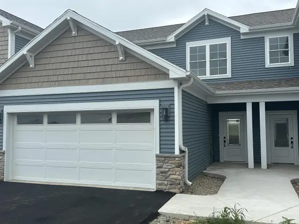 3164 S Bartells Dr Drive #202, Beloit, WI 53511