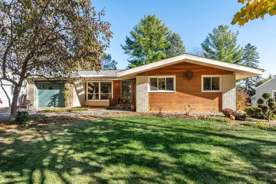 1219 Wellesley Road, Madison, WI 53705 - Image #2