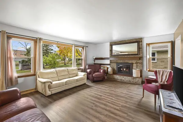 210 Pleasant Drive, Waunakee, WI 53597