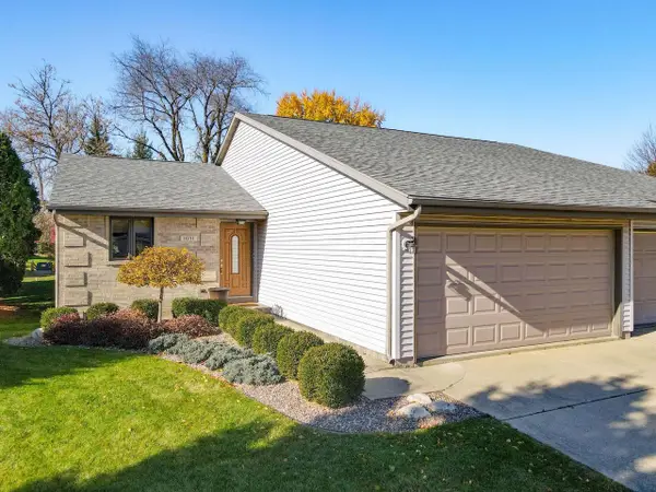 1051 N Wuthering Hills Drive, Janesville, WI 53546