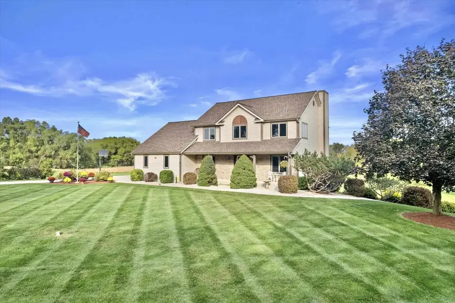 N5814 Hillside Drive, Sullivan, WI 53178 - Image #2