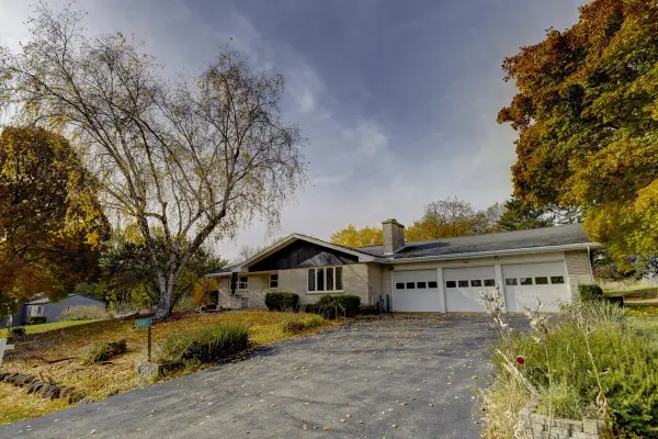 3345 Swinburne Drive, Mcfarland, WI 53558