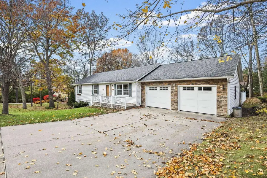 1709 Algonquin Drive, Baraboo, WI 53913 - Image #2