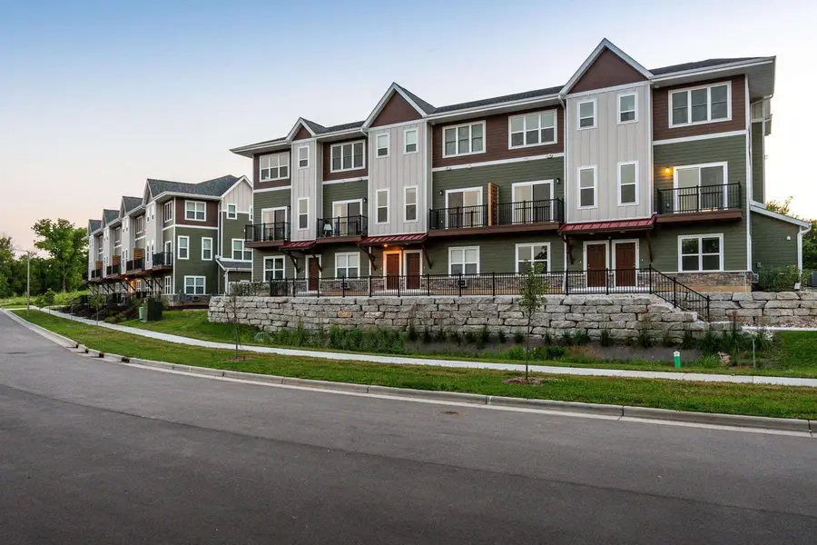 2674 Notre Dame Drive #105, Fitchburg, WI 53711 - Image #3